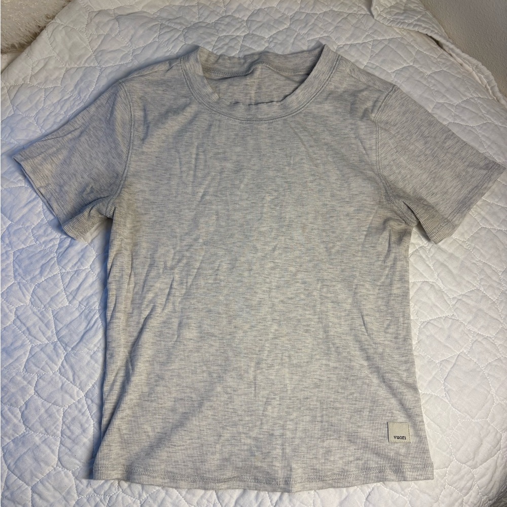 Vuori Light Gray Pose baby tee